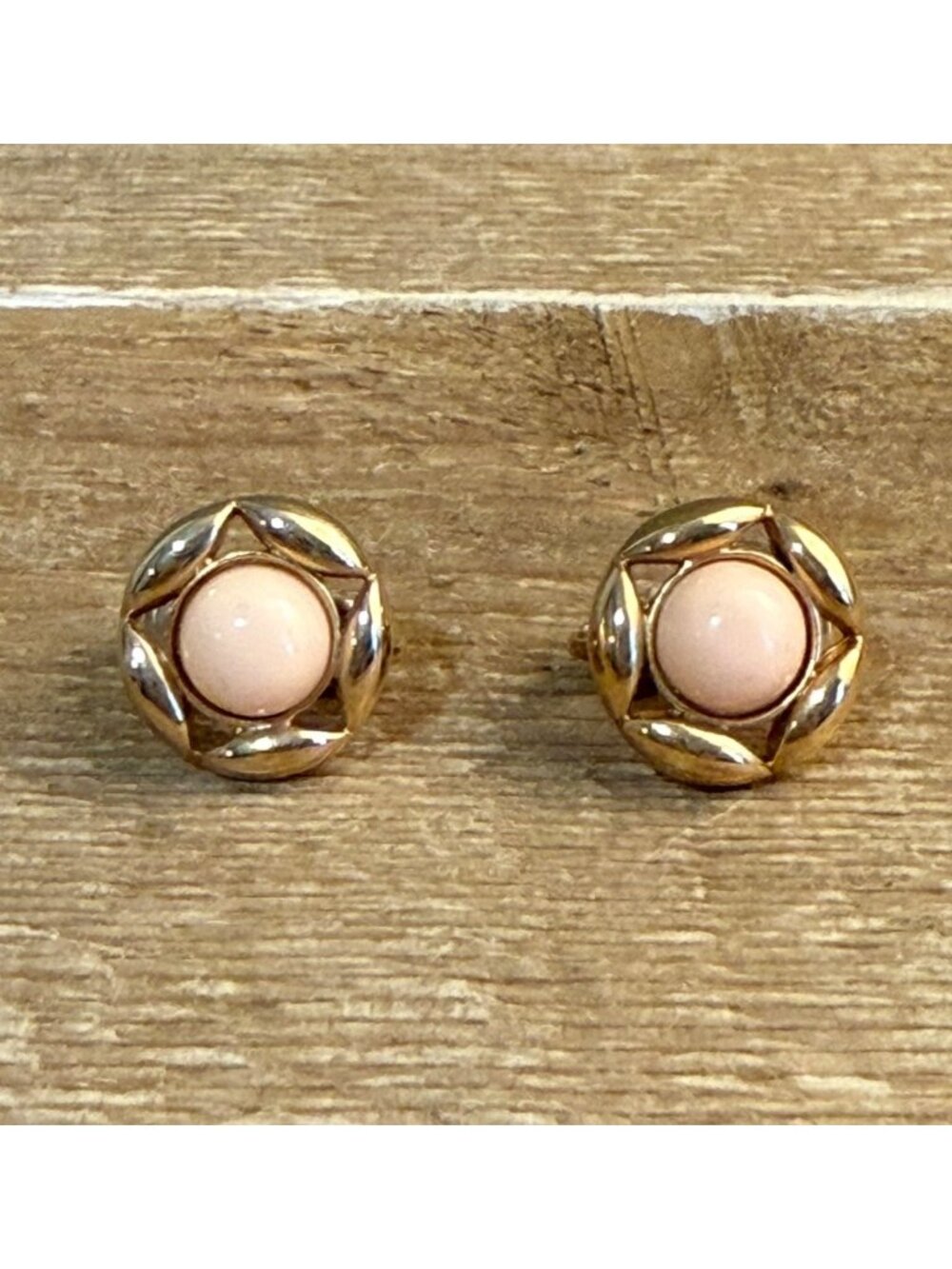 Vintage 70's Avon Pink & Gold Tone Floral Clip On Earrings